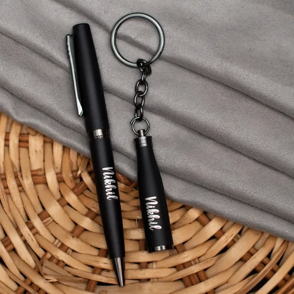pen keychain gift hamper (1), personalised pen and keychain, personalised black pen and keychain gift, corporate gift, corporate gifted pen keychain set