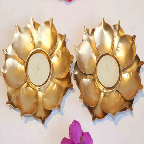 Metal Flower T-Light Candle Holder – Golden (Set of 1)