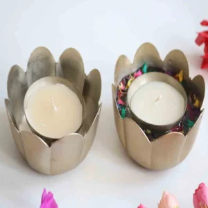 Flower Shape Wax Candle with Urli – Set of 2