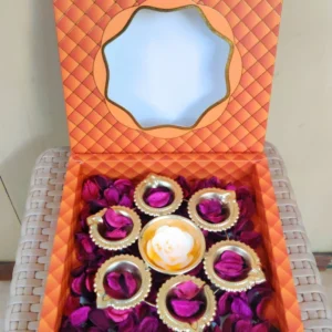 Metal Urli with 6 Diyas – Gift Box (7 Inch)